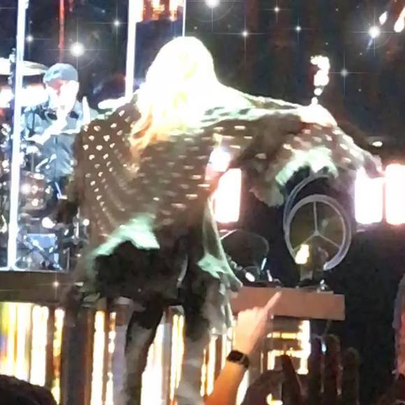 Meet your Posher, Laura - Picture 2 of 5